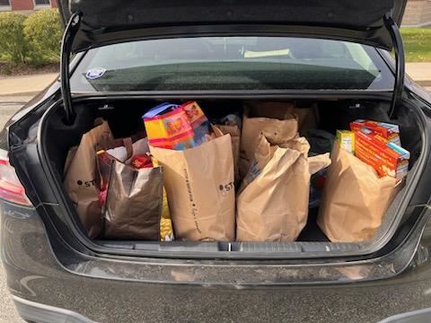 Middletown Meals Community Challenge Drive Photo 2 Car Trunk