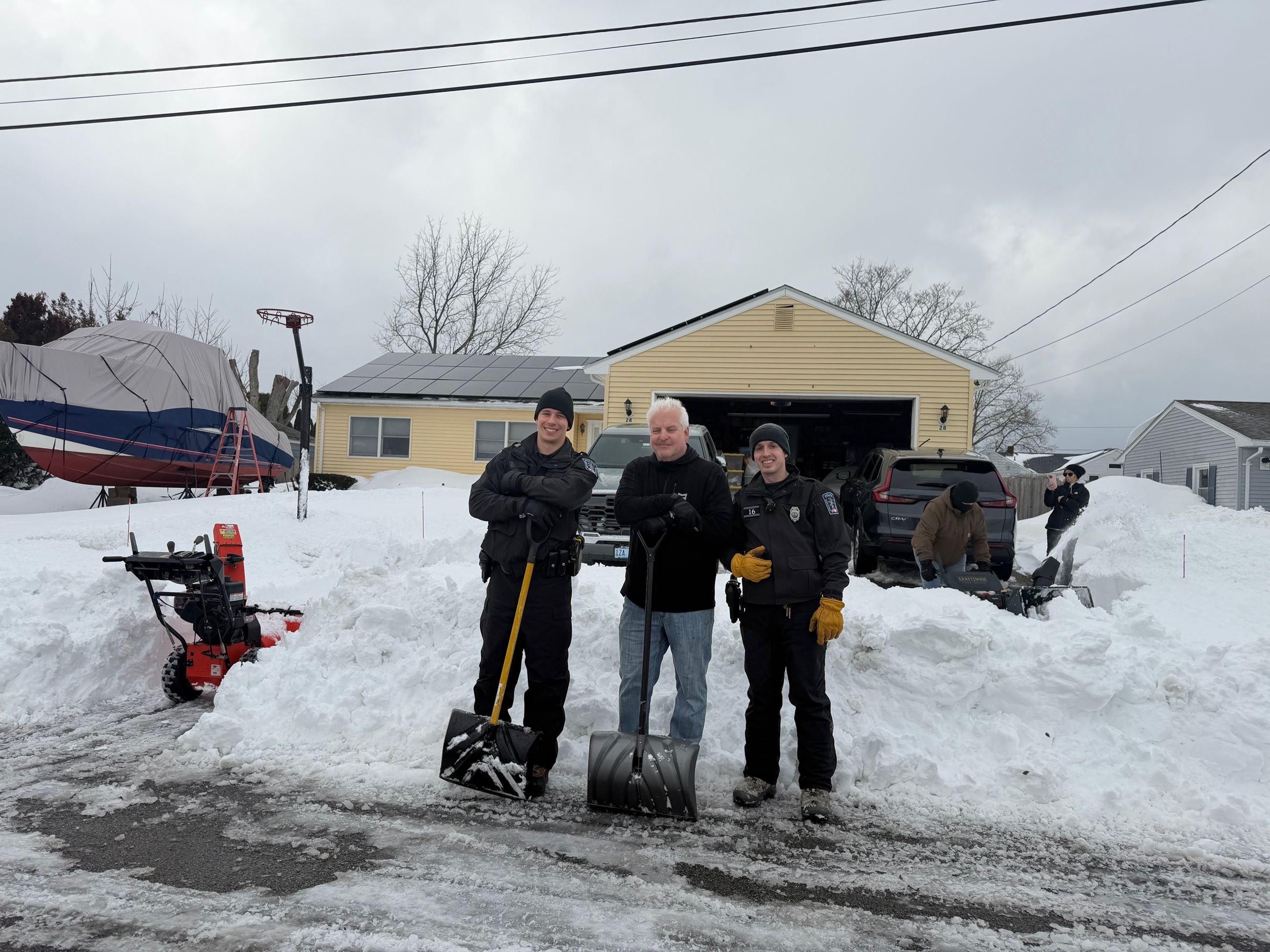 Middletown Police Helping In The Wake Of Winter Storm Hernando Photo 2