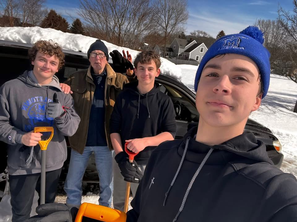 Middletown High School Shoveling After Hernando Photo 1