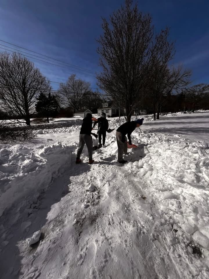 Middletown High School Shoveling After Hernando Photo 3