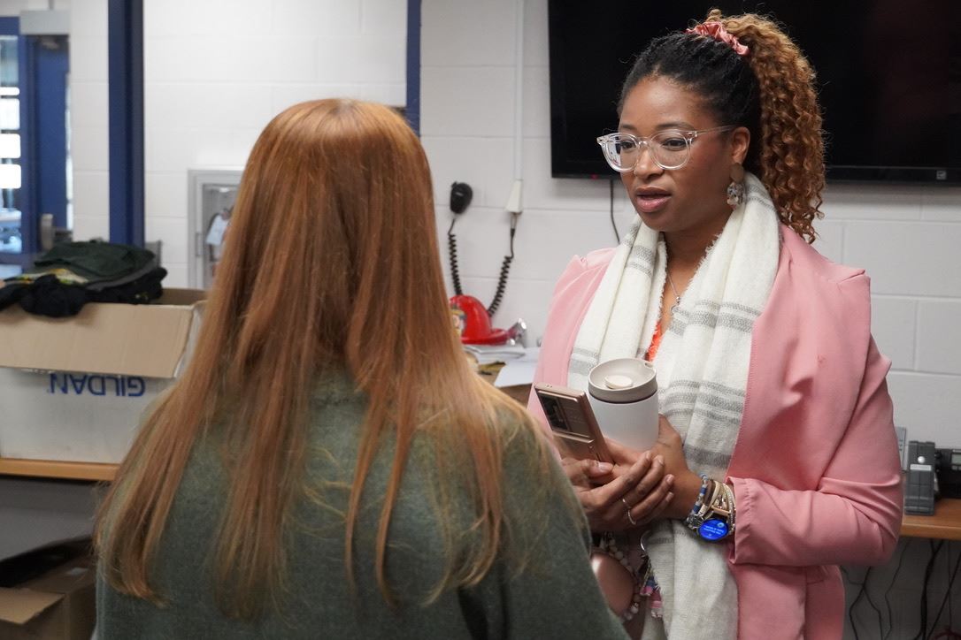 Situation Table 100 Cases Photo 7